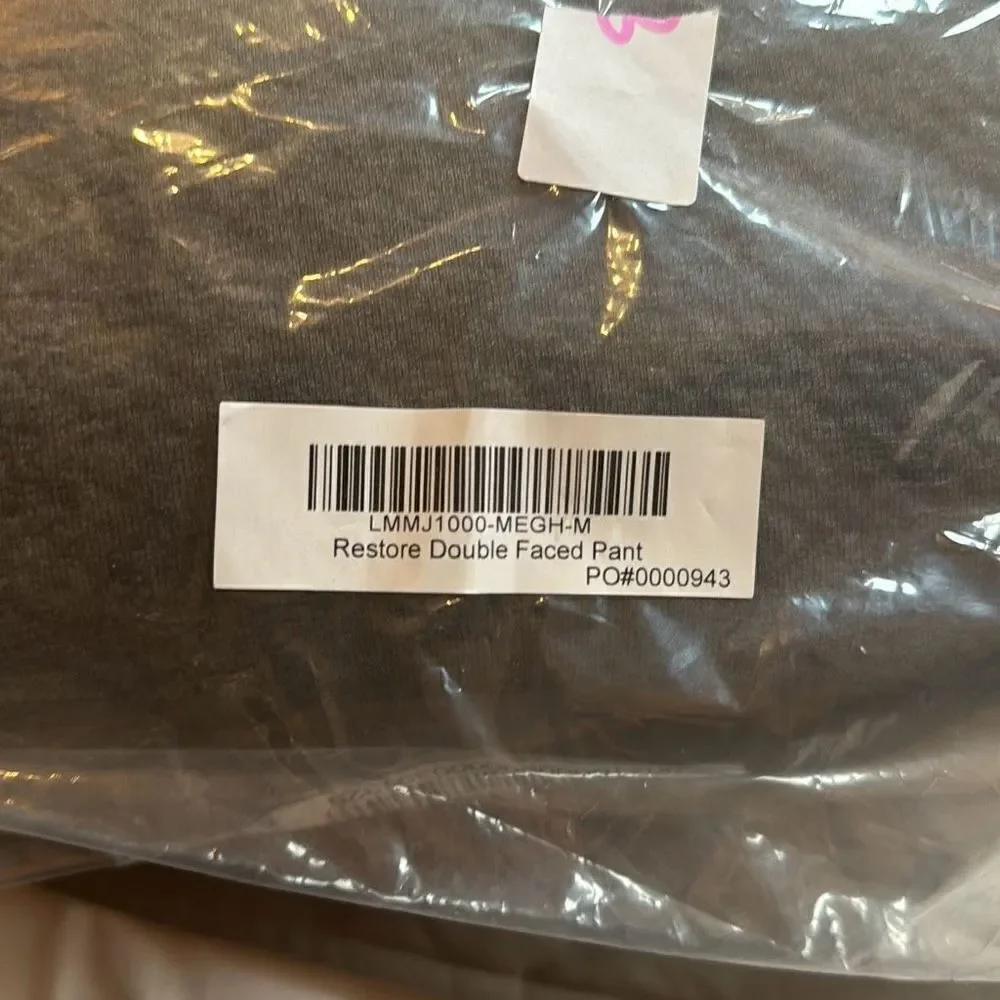 LUNYA LAHGO Restore Double faced jogger pant size Medium
